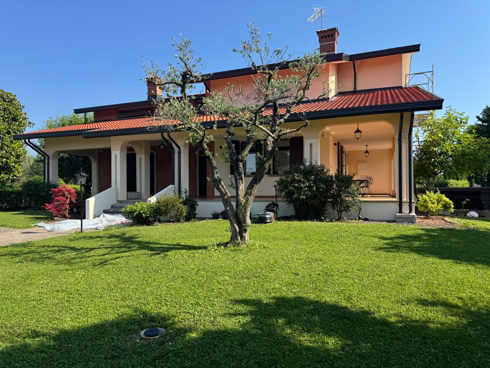 Copertura e rifinitura villa